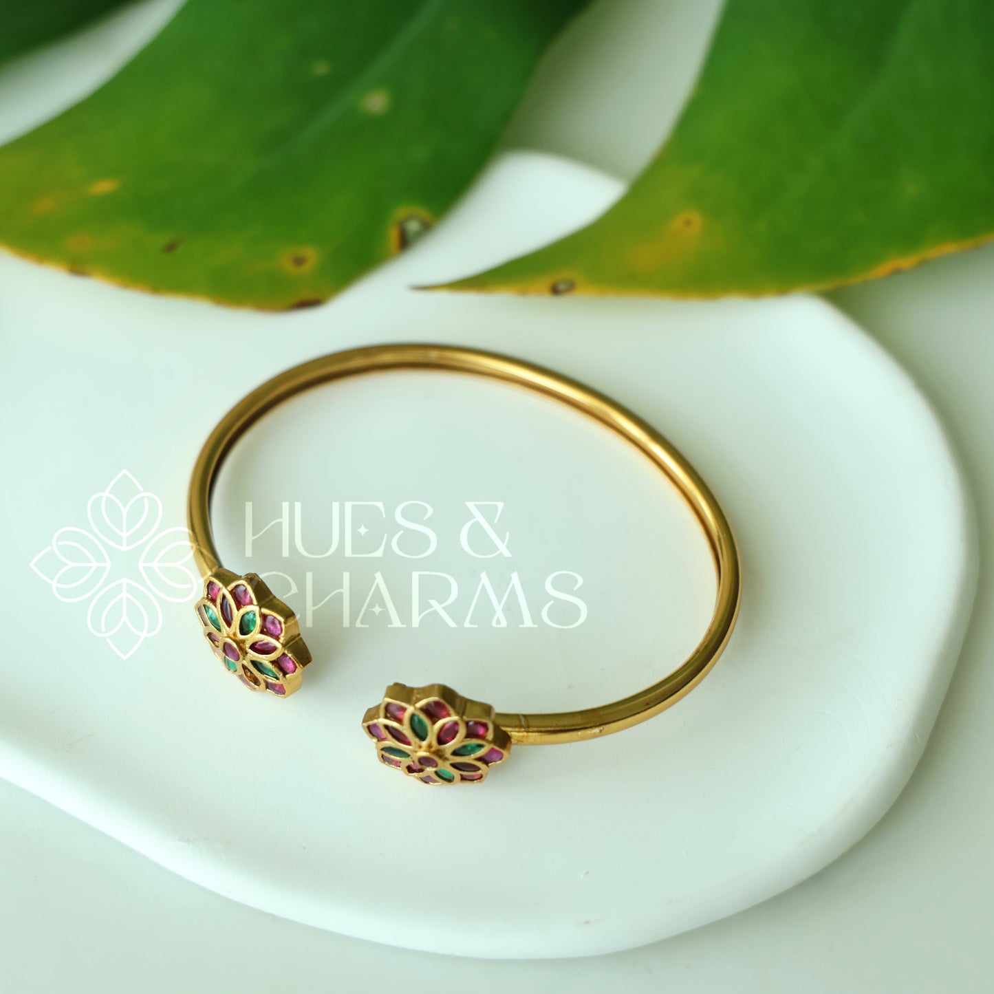 ANTIQUE FLORAL MOTIF KEMP ADJUSTBLE BANGLE