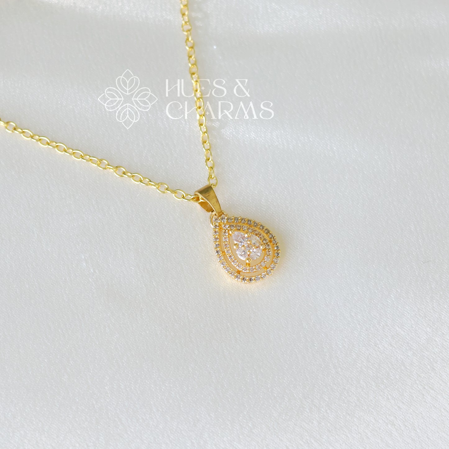 GOLDEN RAINDROP AD NECKLACE SET