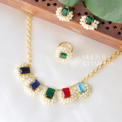 GLOSSY SQUARE DROP NECKLACE SET WITH PEARLS - MULTICOLOUR