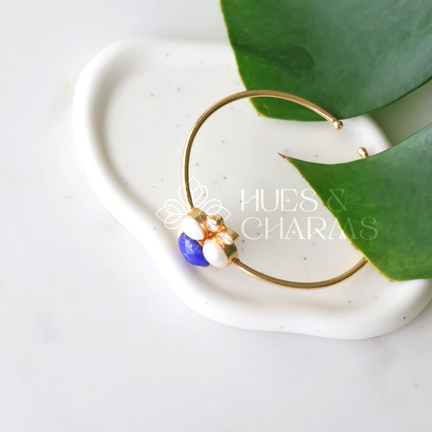 GOLDEN MIDNIGHT BLOOM PEARL ADJUSTABLE BANGLE