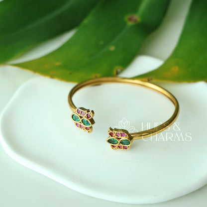 ANTIQUE LOTUS MOTIF KEMP ADJUSTBLE BANGLE