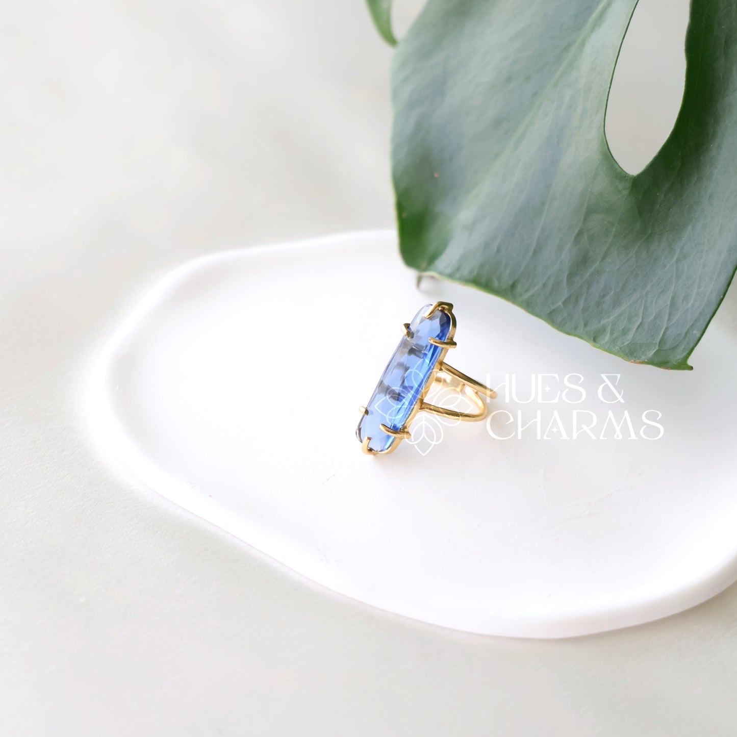 GLOSSY STATEMENT FINGER RING
