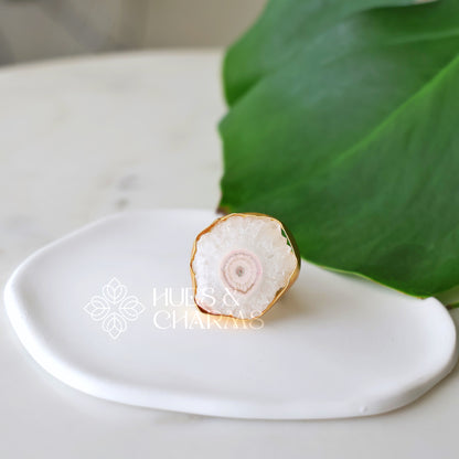 GOLDEN WHITE AGATE STONE STATEMENT ADJUSTABLE RING