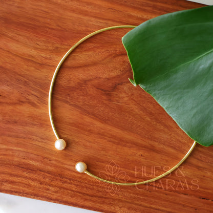 GOLDEN TWIN PEARL AURELIA NECKCUFF