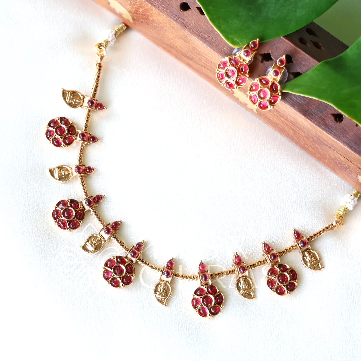 GOLDEN PUSHPA LEAF LAKSHMI NECKLACE SET (COLOURS AVAILABLE)