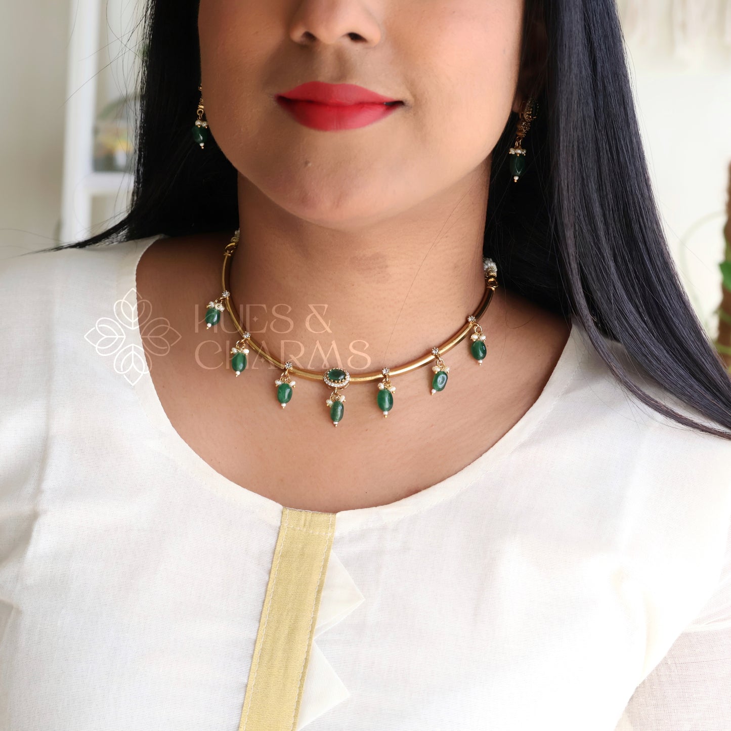GOLDEN STIFF NECKLACE SET WITH BEADS (COLOURS AVAILABLE)