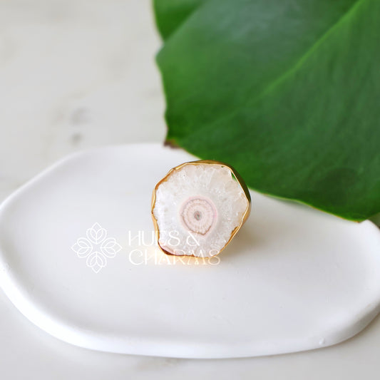 GOLDEN WHITE AGATE STONE STATEMENT ADJUSTABLE RING