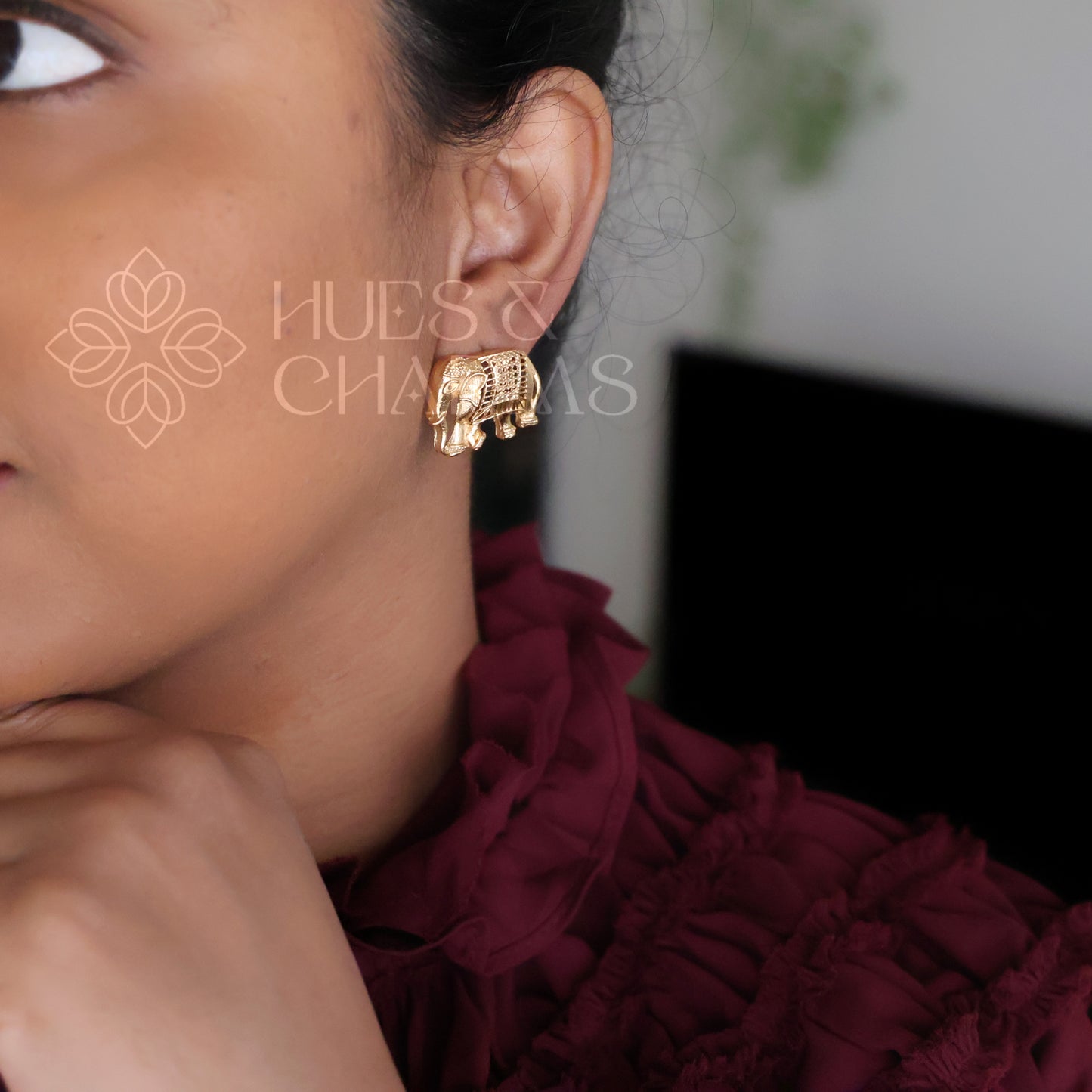 GOLDEN GAJA GRACE STUD EARRINGS