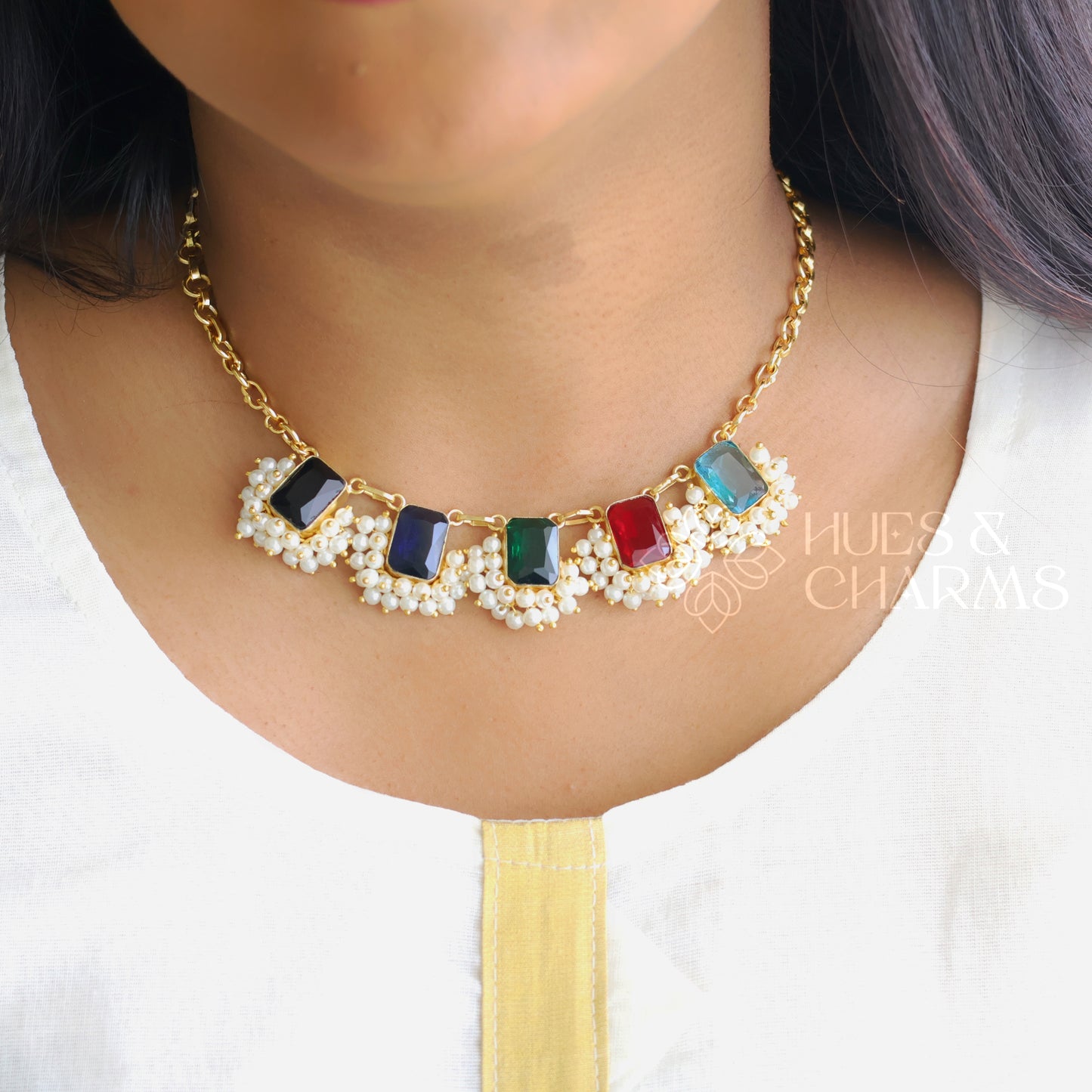 GLOSSY SQUARE DROP NECKLACE SET WITH PEARLS - MULTICOLOUR