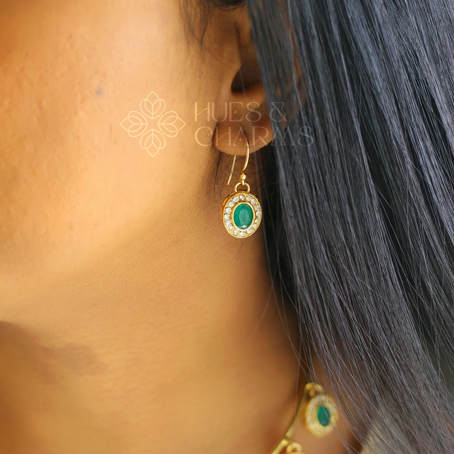 GOLDEN OVAL DROP NECK CUFF SET (COLOURS AVAILABLE)