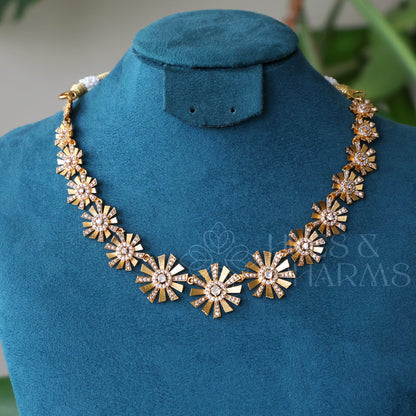 GOLDEN LUMIERE BLOOM AD NECKLACE SET