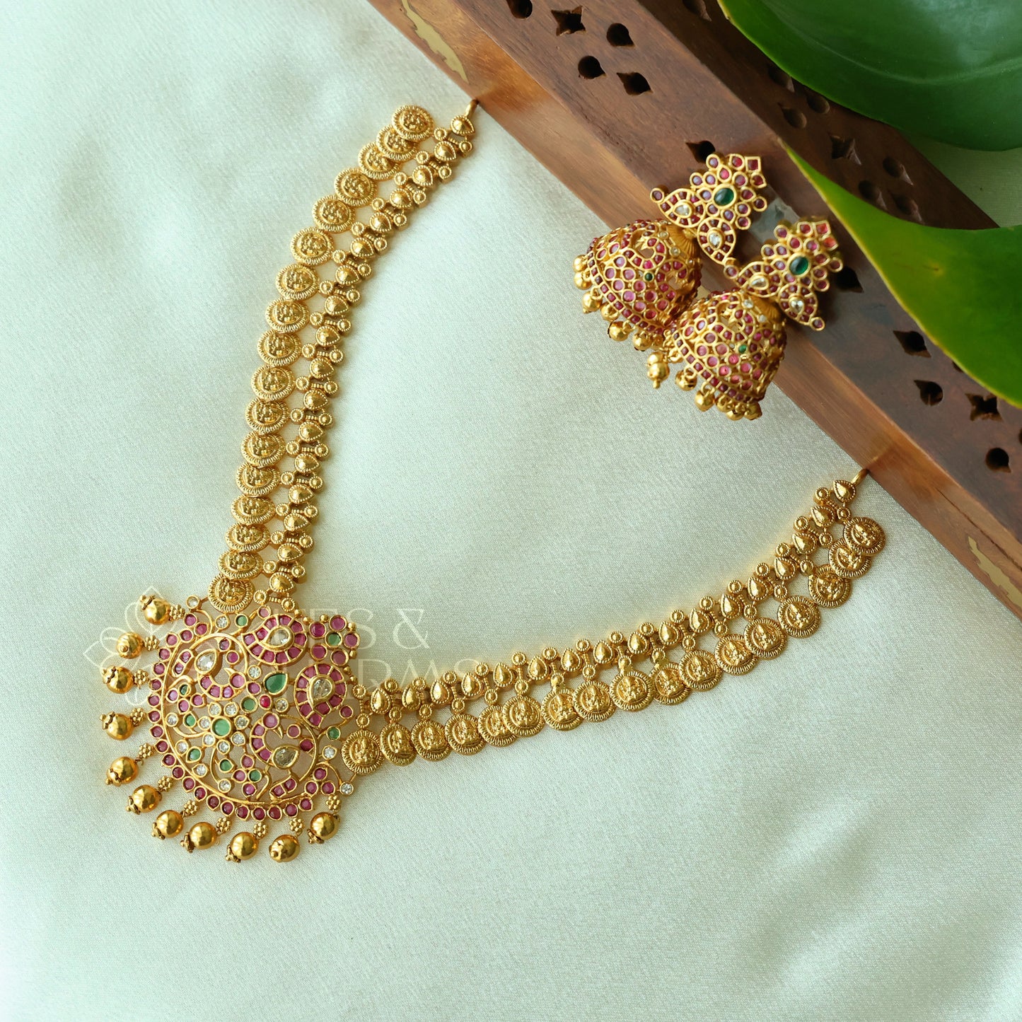 GOLDEN MAYURA LAKSHMI COIN KEMP NECKLACE SET | Premium jewellery