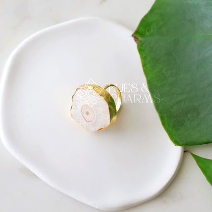 GOLDEN WHITE AGATE STONE STATEMENT ADJUSTABLE RING