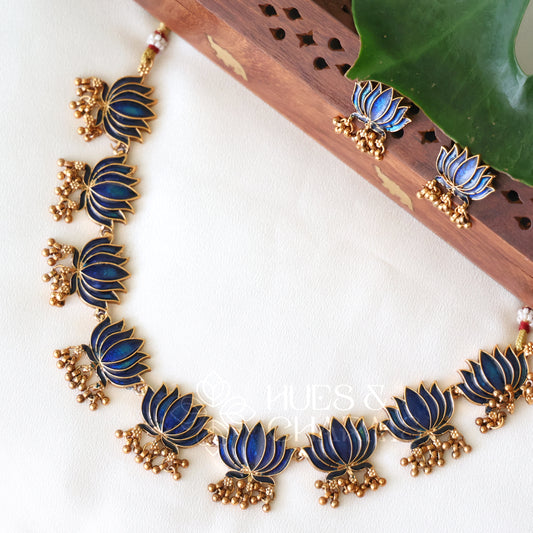 GOLDEN LOTUS BLOOM NECKLACE SET WITH GHUNGROO (COLOURS AVAILABLE)