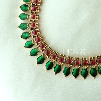 GOLDEN VAIBHAVAM PALAKKA NECKLACE SET (Colours available)