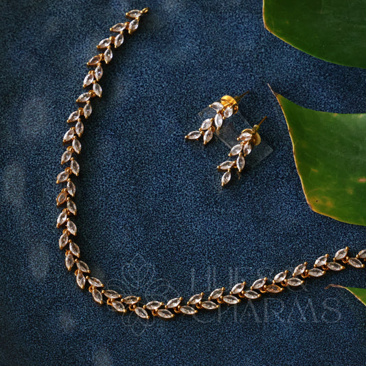 GOLDEN LUSTRE LEAF AD NECKLACE SET