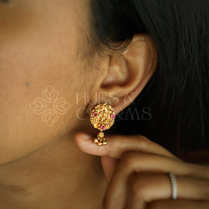 GOLDEN  PADMA LAKSHMI PENDANT NECKLACE SET