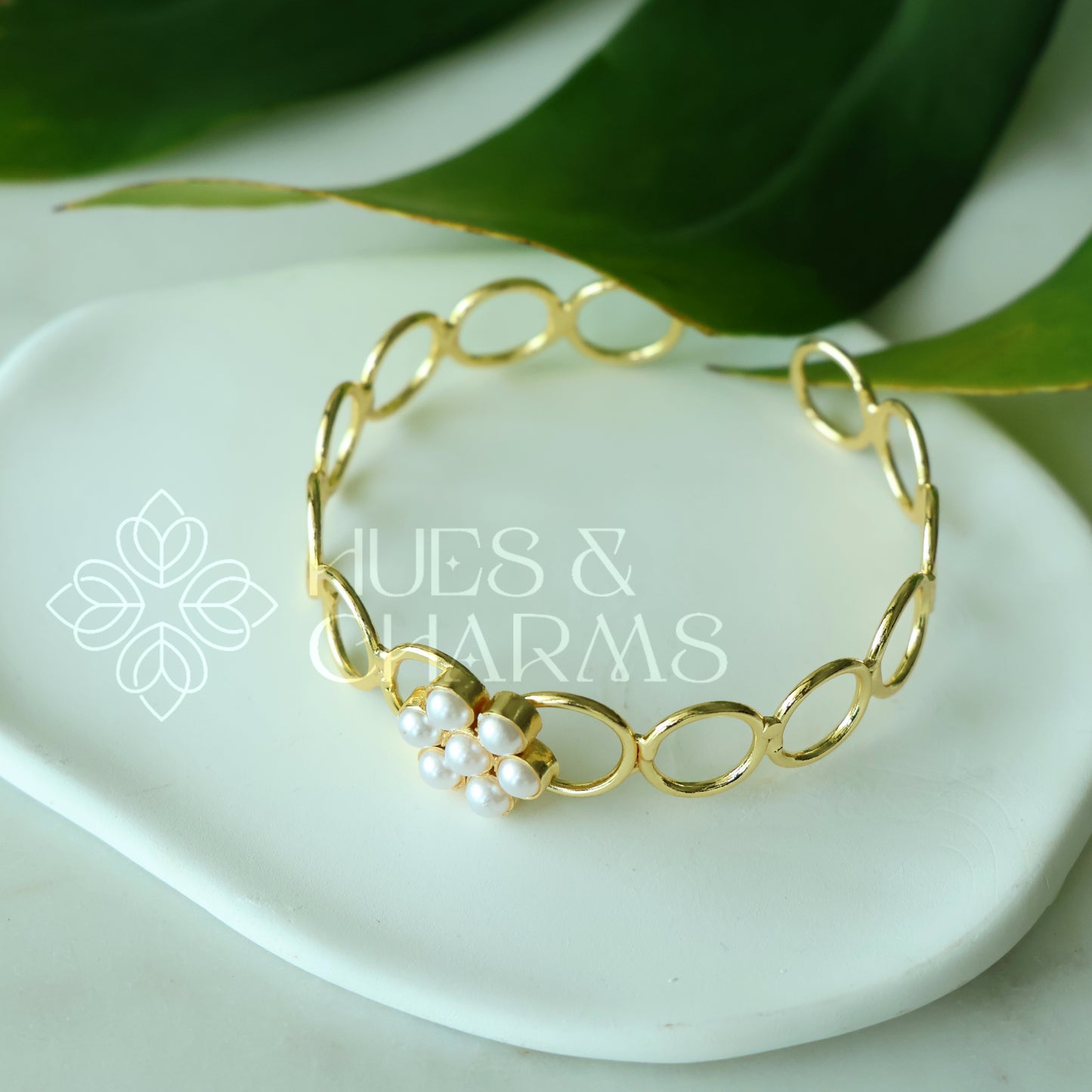 GOLDEN PEARL SYMPHONY ADJUSTABLE BANGLE