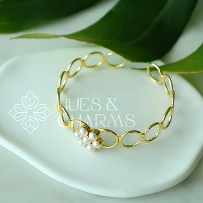 GOLDEN PEARL SYMPHONY ADJUSTABLE BANGLE