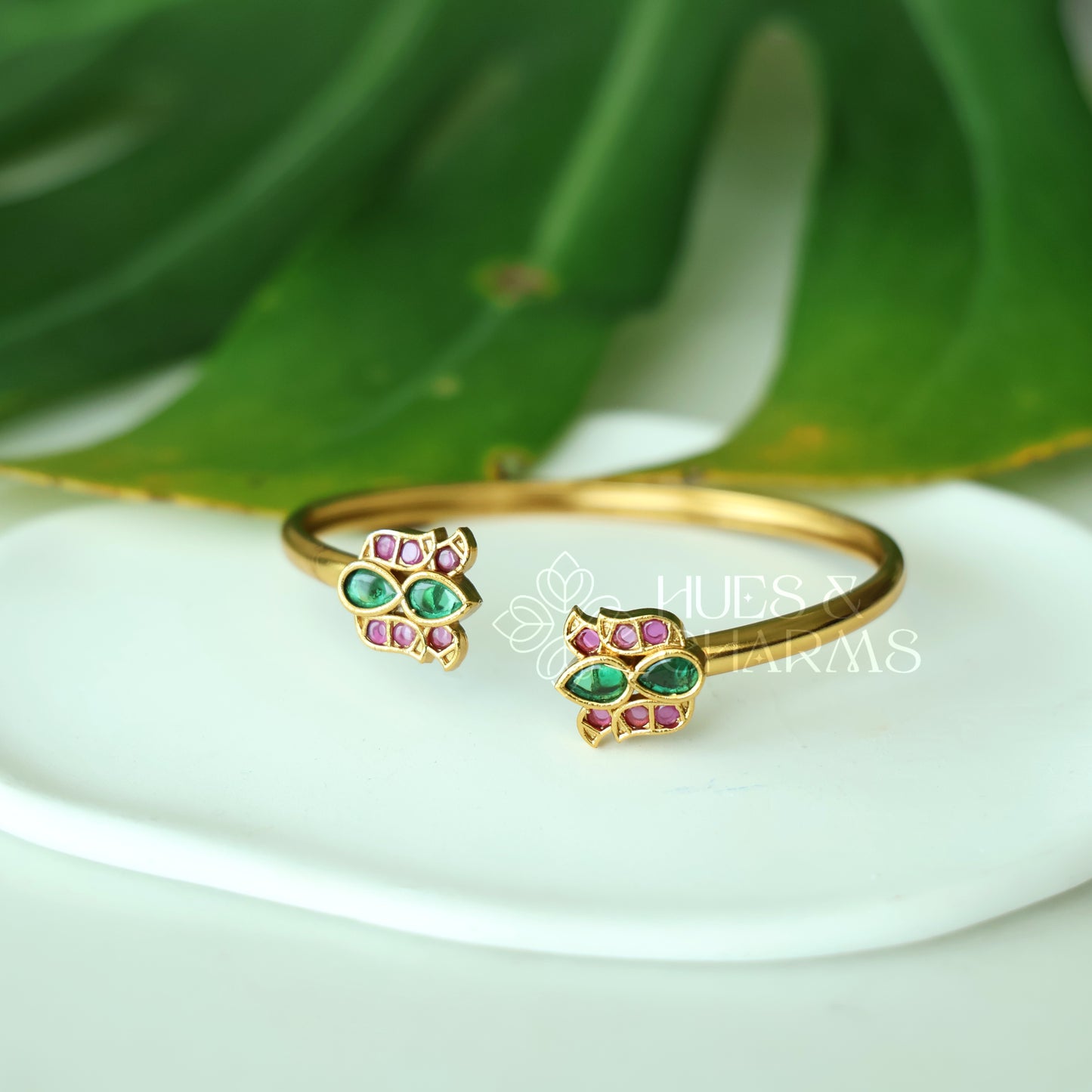 ANTIQUE LOTUS MOTIF KEMP ADJUSTBLE BANGLE