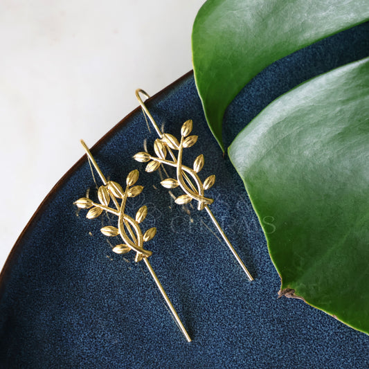 GOLDEN ELARA LEAF EAR CUFF
