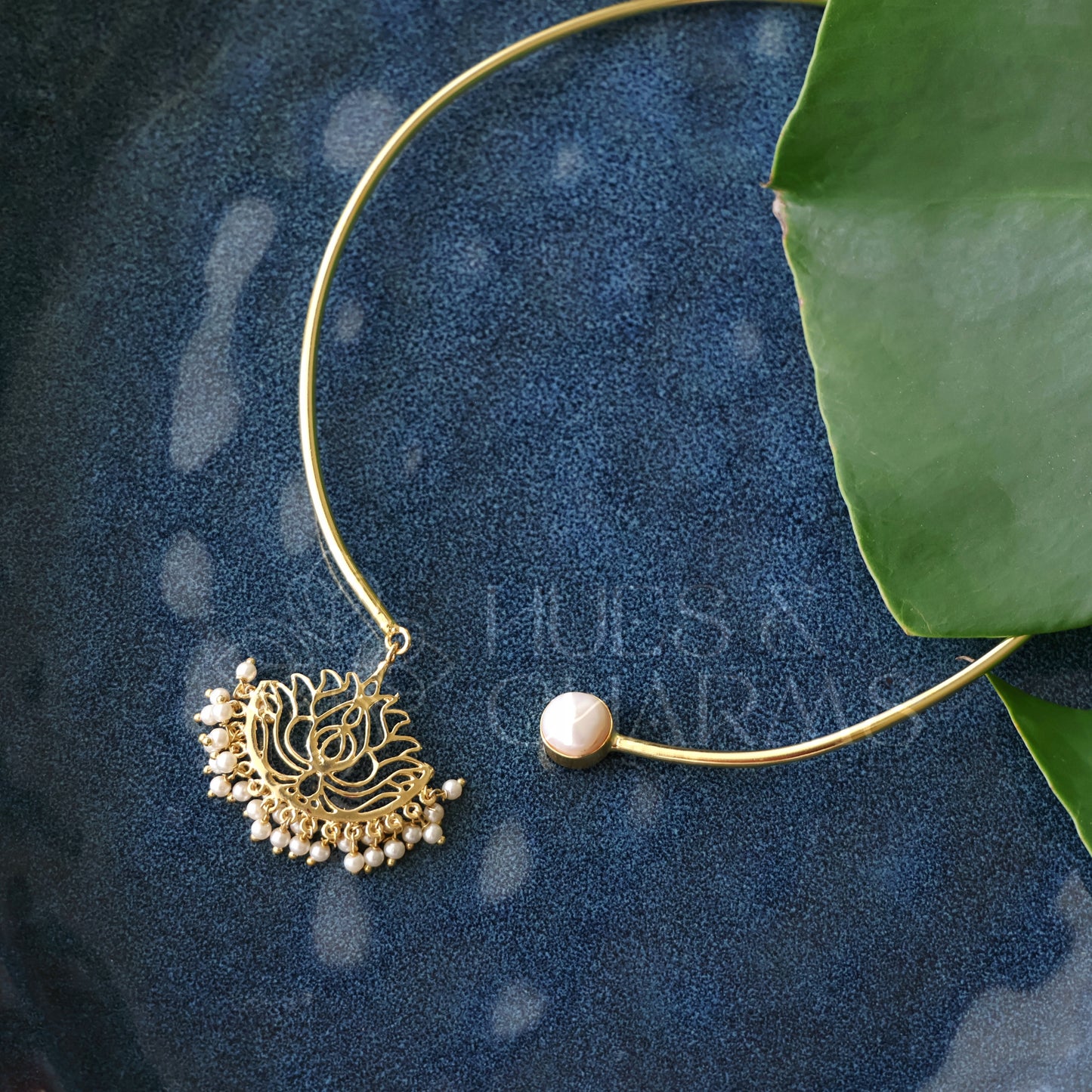 GOLDEN LOTUS PEARL NECKCUFF