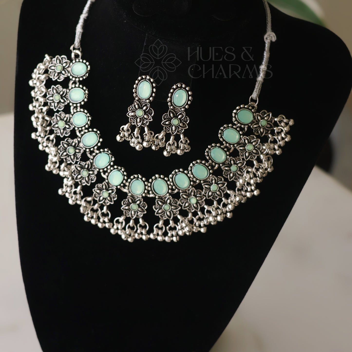 OXIDIZED LIGHT GREEN STONE NECKLACE SET