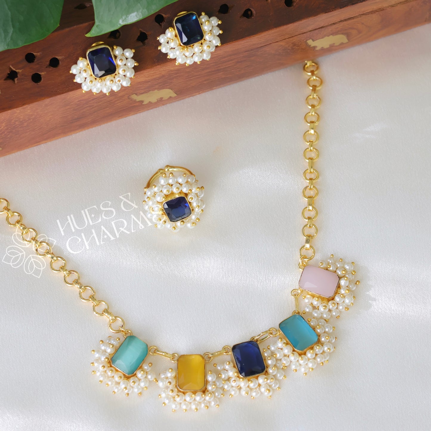 GLOSSY SQUARE DROP NECKLACE SET WITH PEARLS-MULTICOLOUR