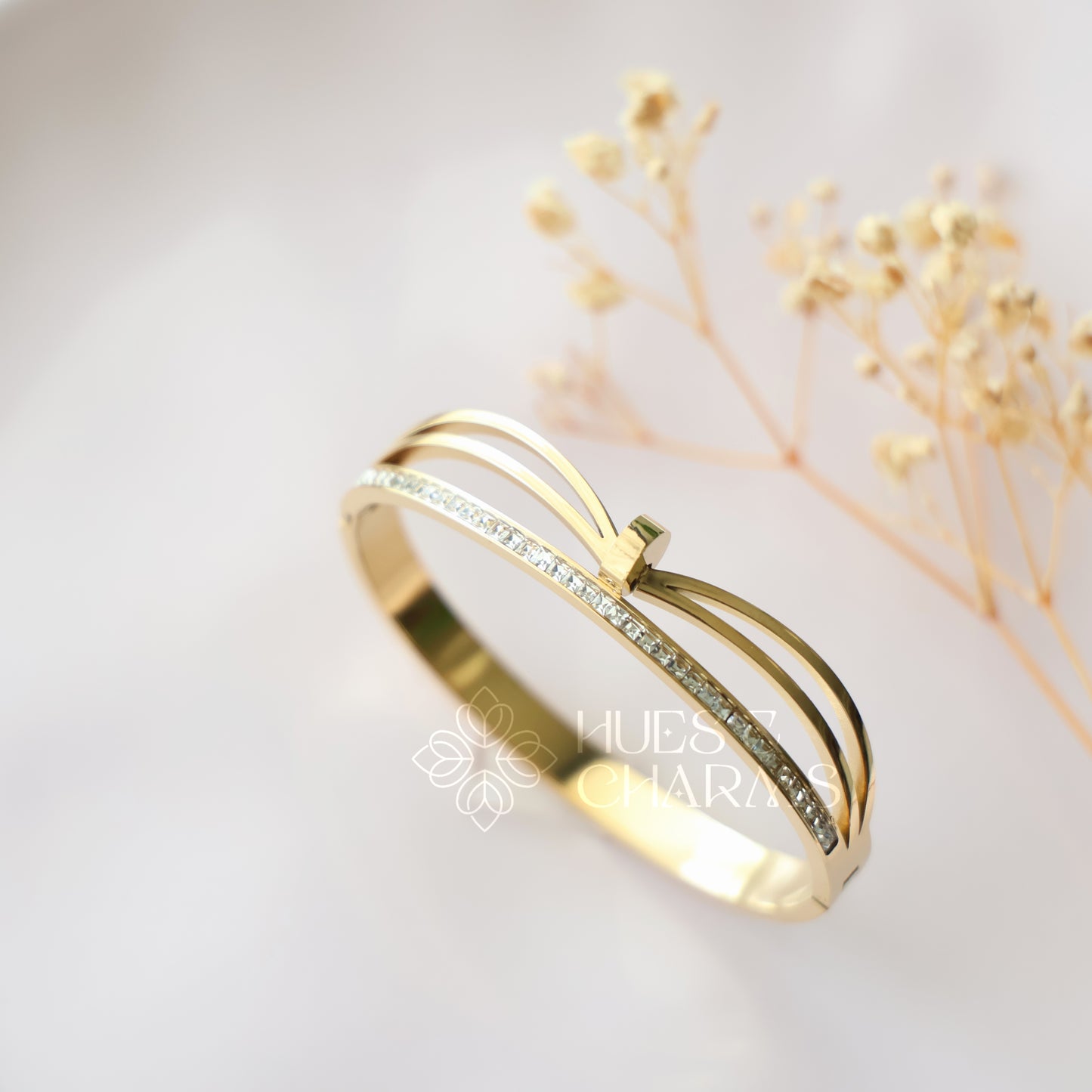 GOLDEN CURVED AD BRACELET