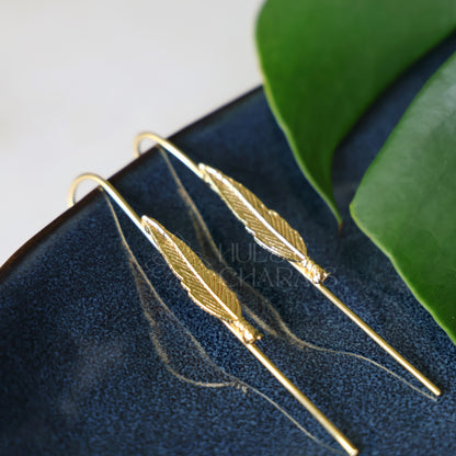 GOLDEN MINIMAL FEATHER EAR CUFF
