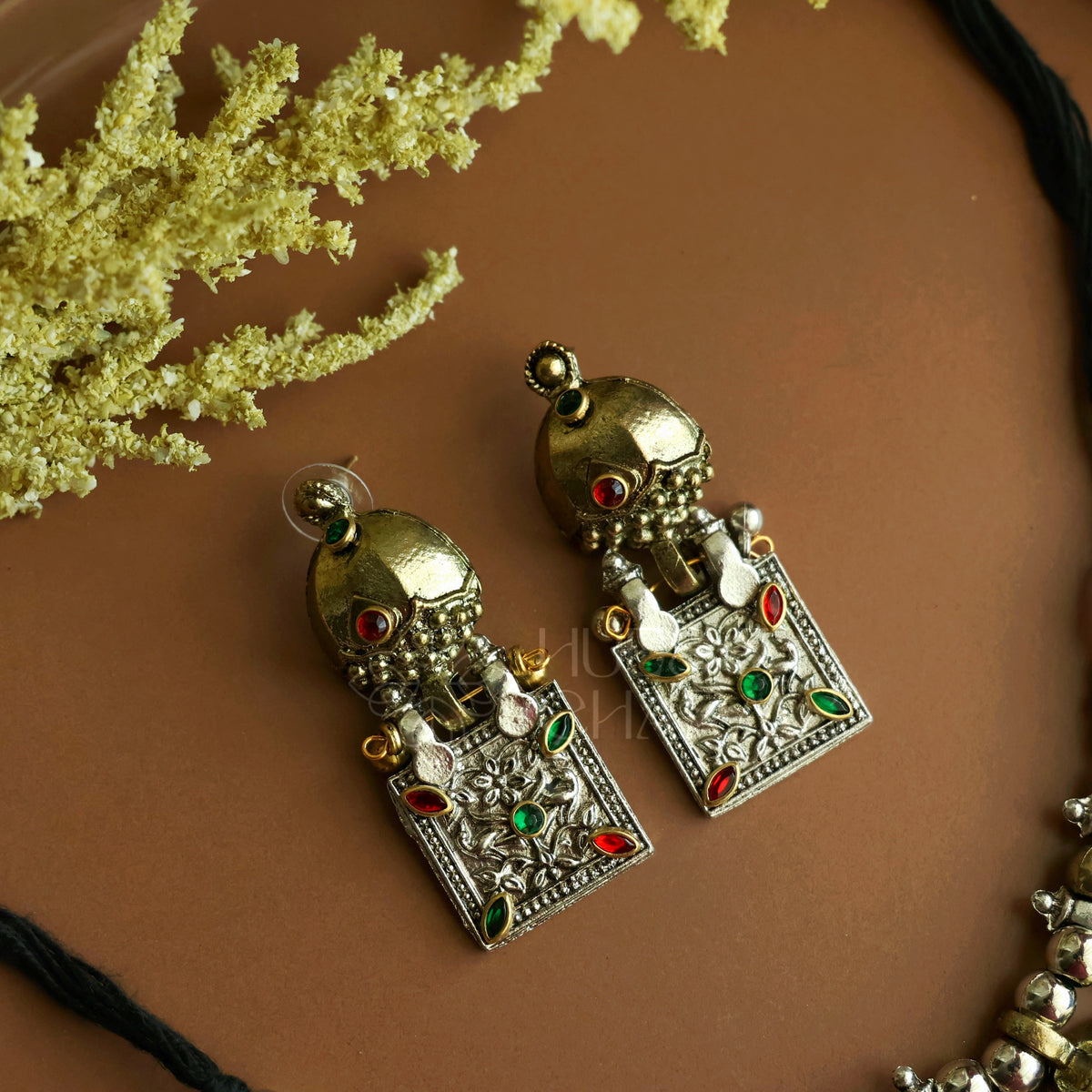 SAANVI OXIDISED DUAL TONE NECKLACE SET