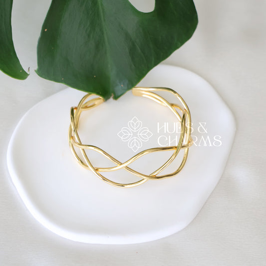 GOLDEN TWIST CUFF BANGLE