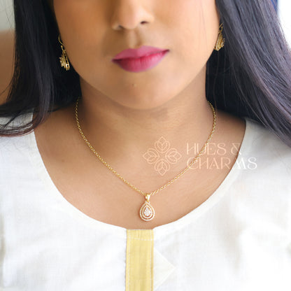 GOLDEN RAINDROP AD NECKLACE SET