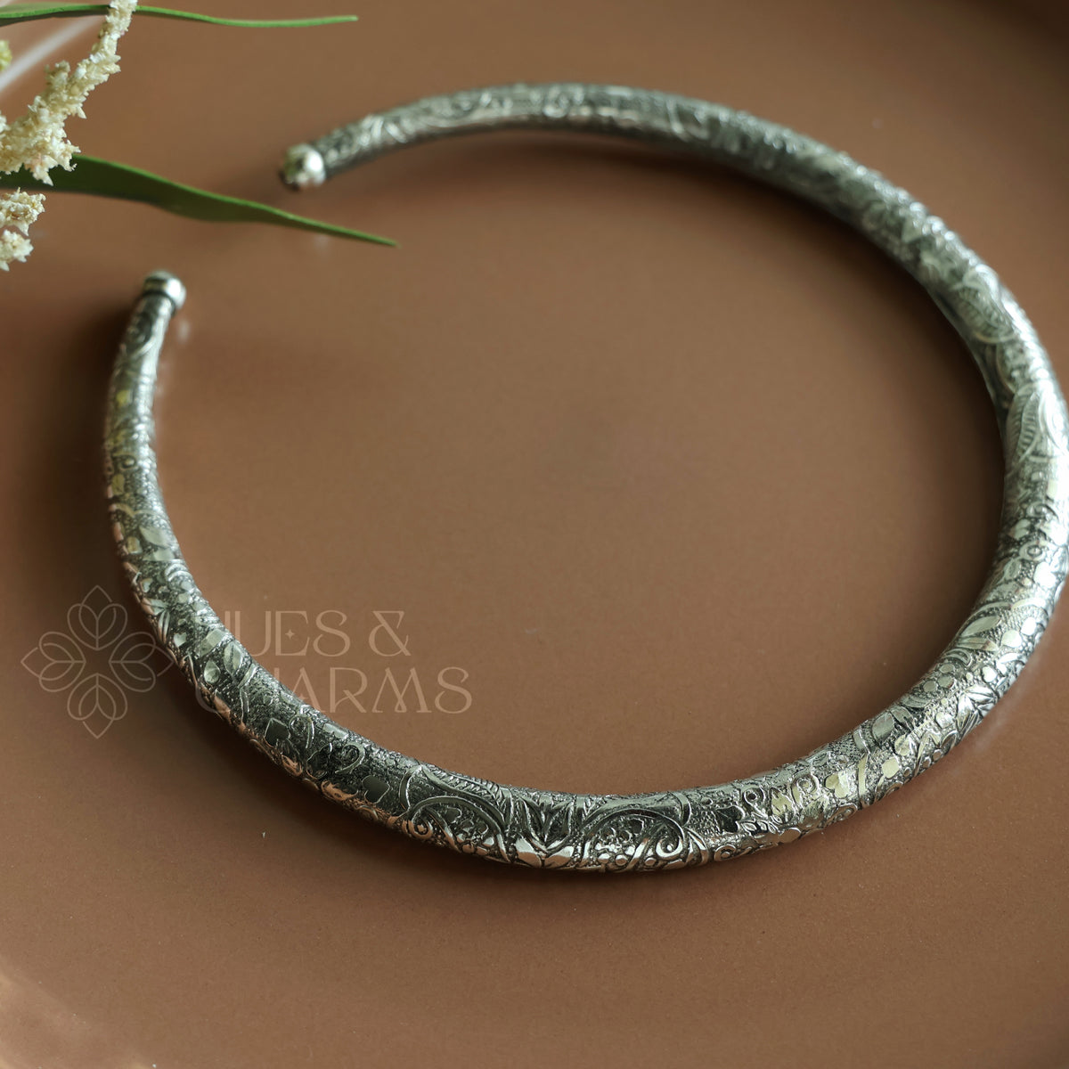 OXIDIZED NAKSHI HASLI WITH DETAILINGS