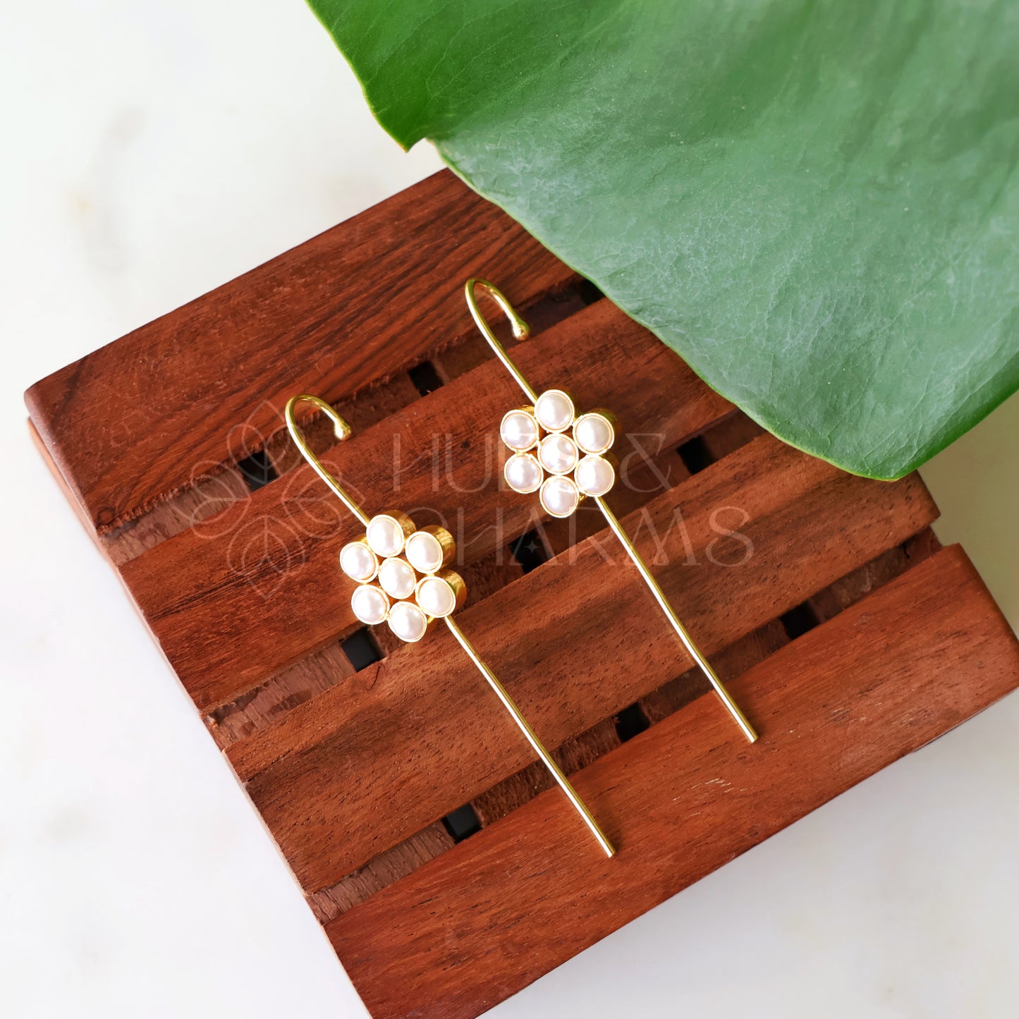 GOLDEN BLOOMING PEARL EAR CUFF