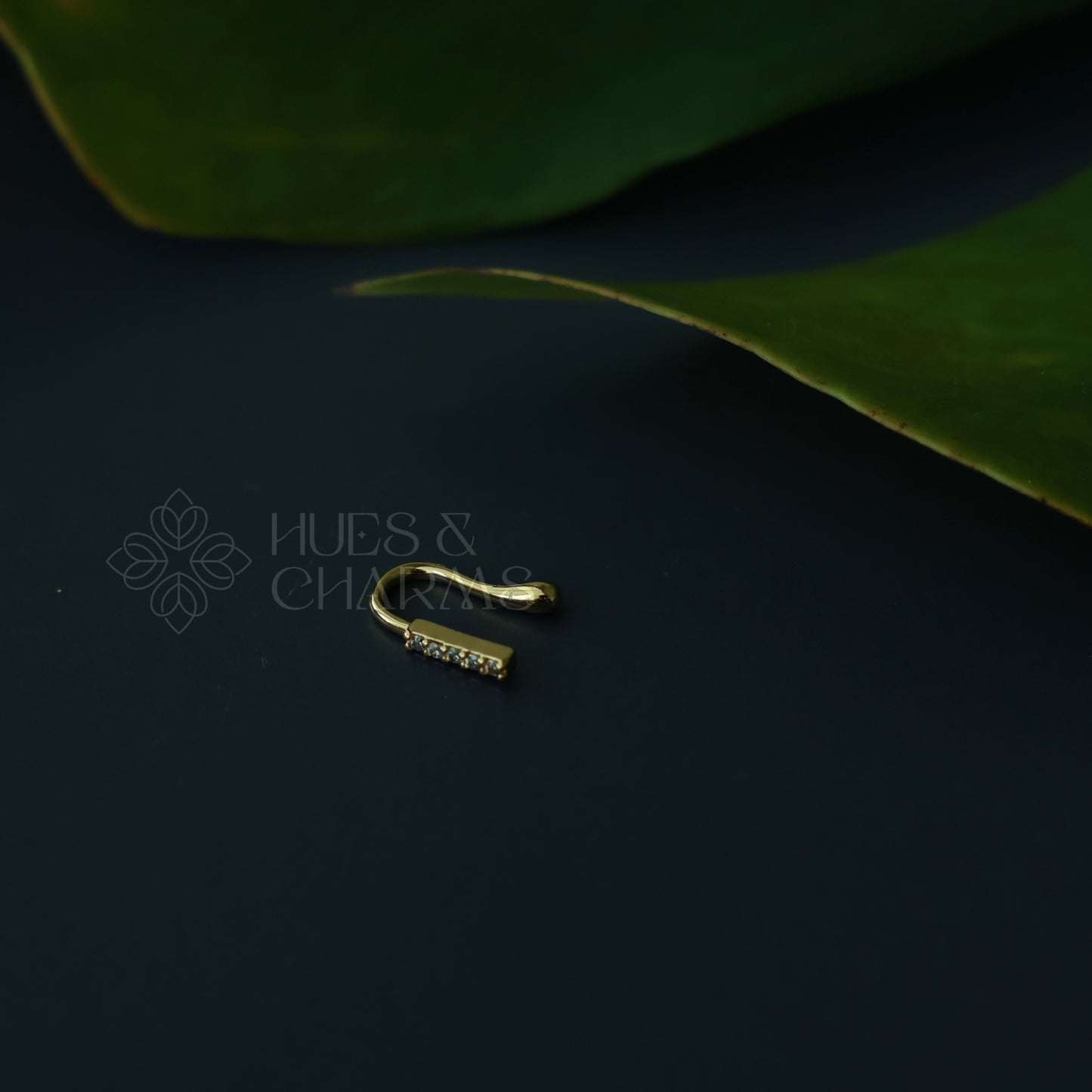 GOLDEN MINIMAL AD STONES NOSE PIN
