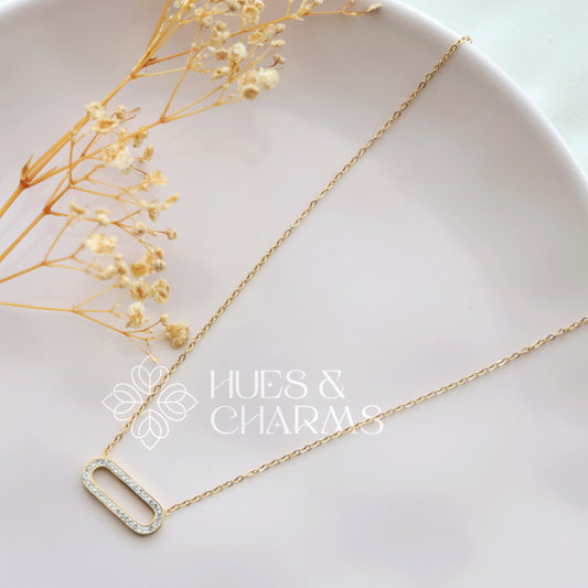 GOLDEN MINIMAL AD RECTANGLE PENDANT NECKPIECE