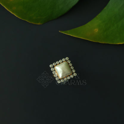 GOLDEN SQUARE FRAME ADJUSTABLE PEARL RING