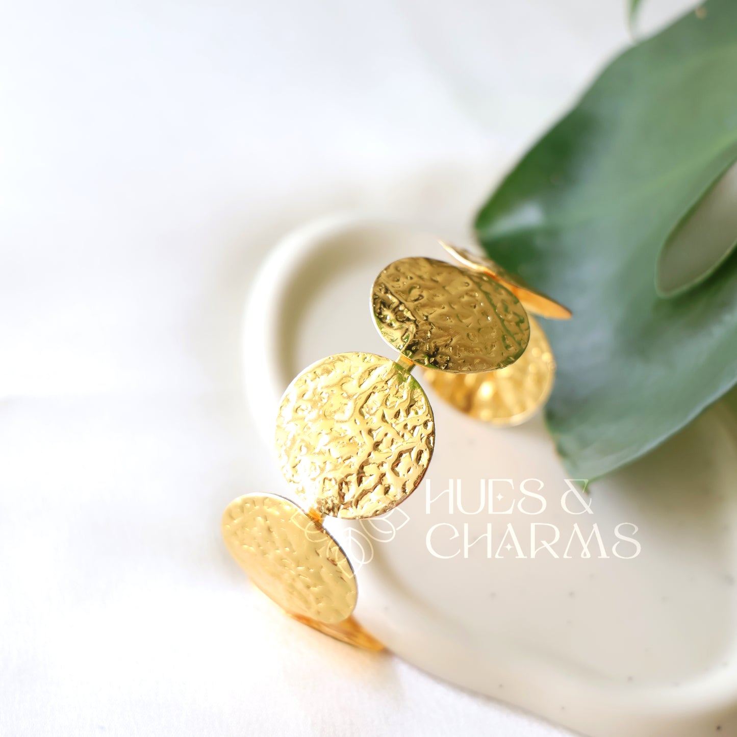 GOLDEN HAMMERED COIN HAND CUFF