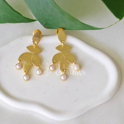 LEAF DROP EARRINGS WITH PEARL