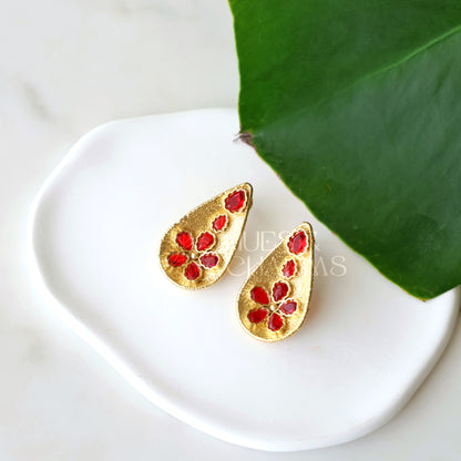 GOLDEN GLOSSY PETAL IVY DROP EARRINGS (COLOURS AVAILABLE)