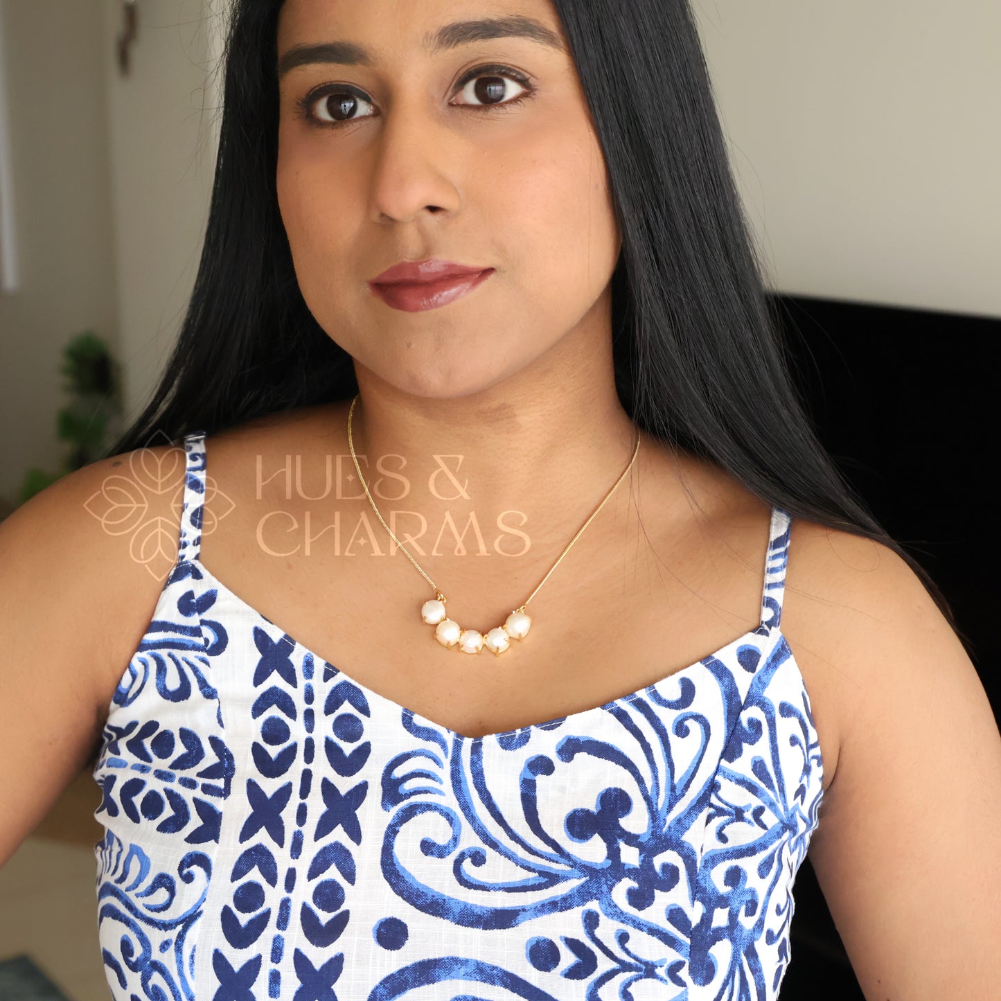 MINIMAL 5 PEARL PENDANT NECKPIECE