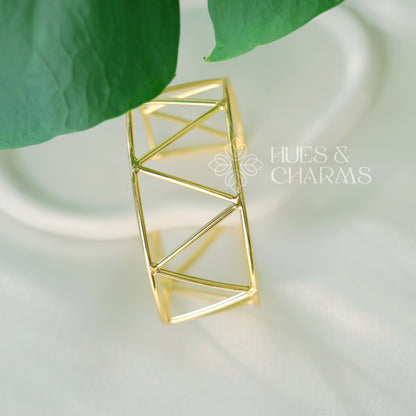 GOLDEN ADJUSTABLE MINIMAL BANGLE