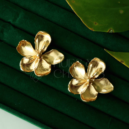 GOLDEN ELARA GILDED PETAL EARRINGS