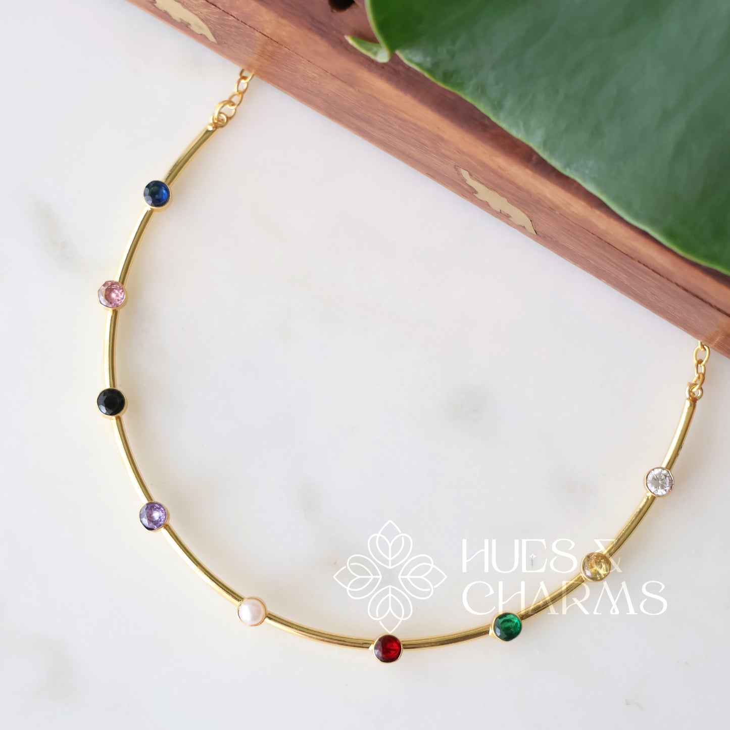 GOLDEN GLOSSY MULTICOLOUR NECKPIECE