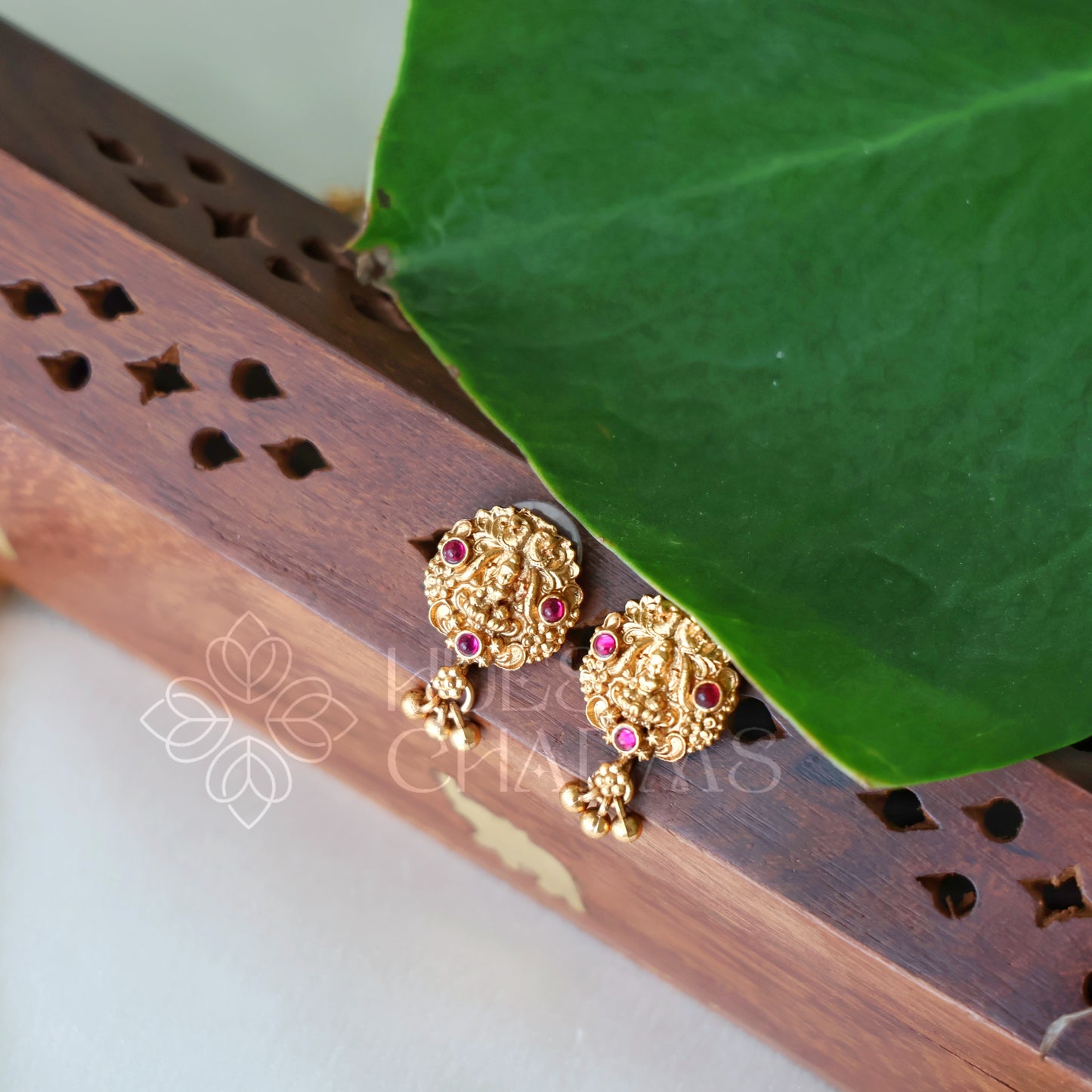 GOLDEN KANAKA LAKSHMI PENDANT NECKLACE SET