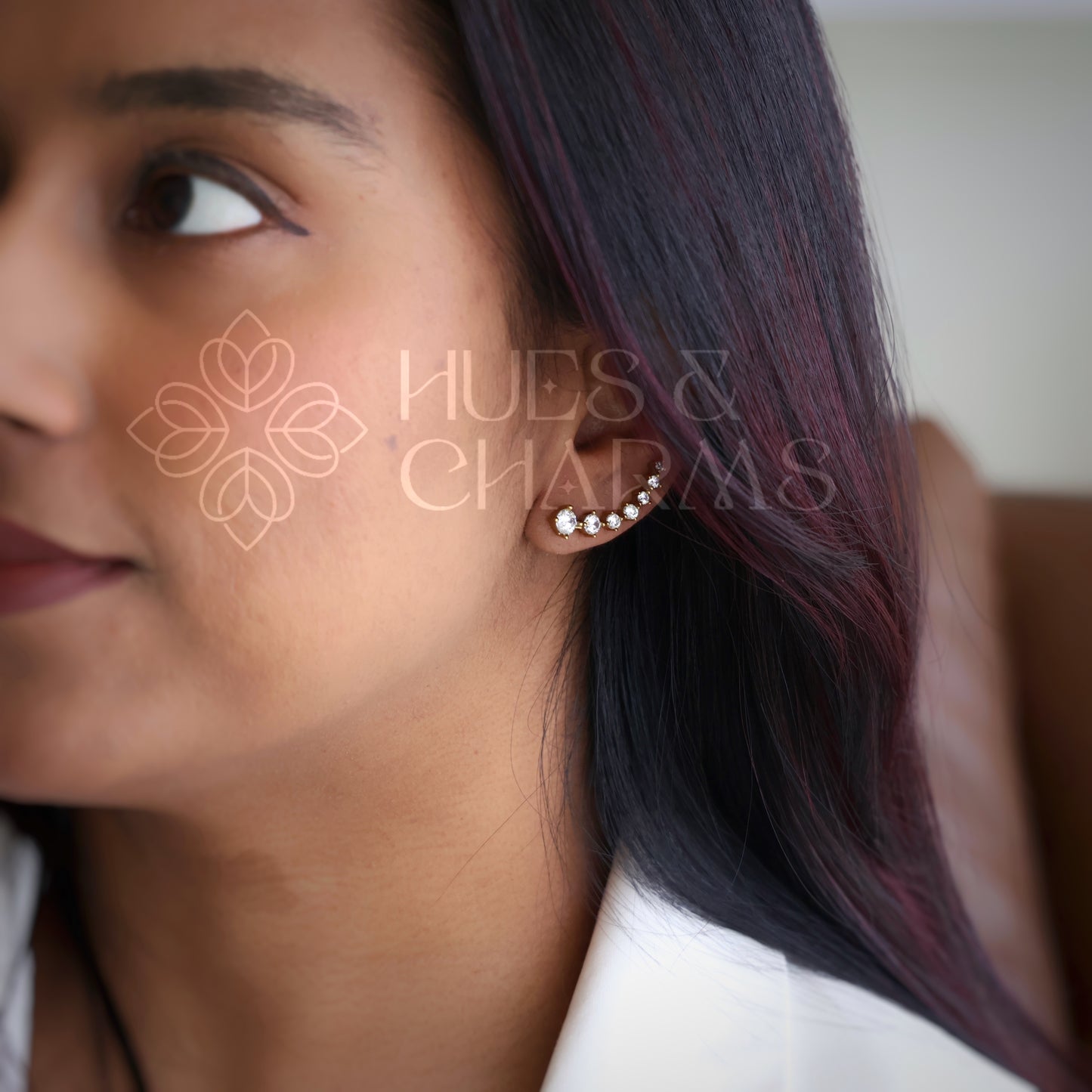 GOLDEN NYRA CLIMBERS AD EAR CUFF