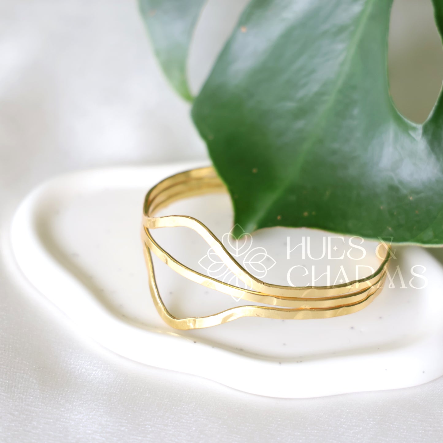 GOLDEN 3 LAYER WAVES CUFF BANGLE
