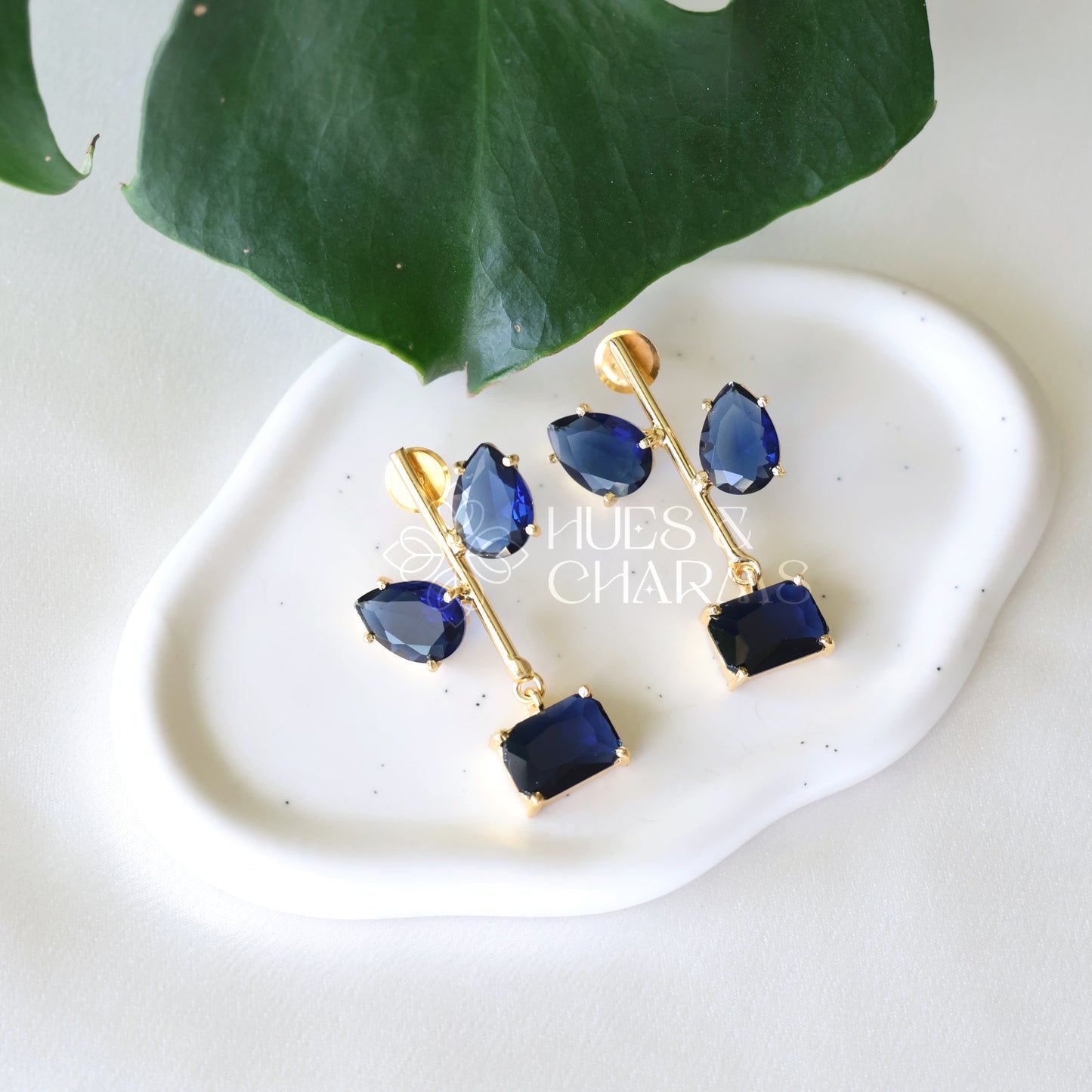 GLOSSY 2 LEAF STATEMENT EARRING (COLOURS AVAILABLE)