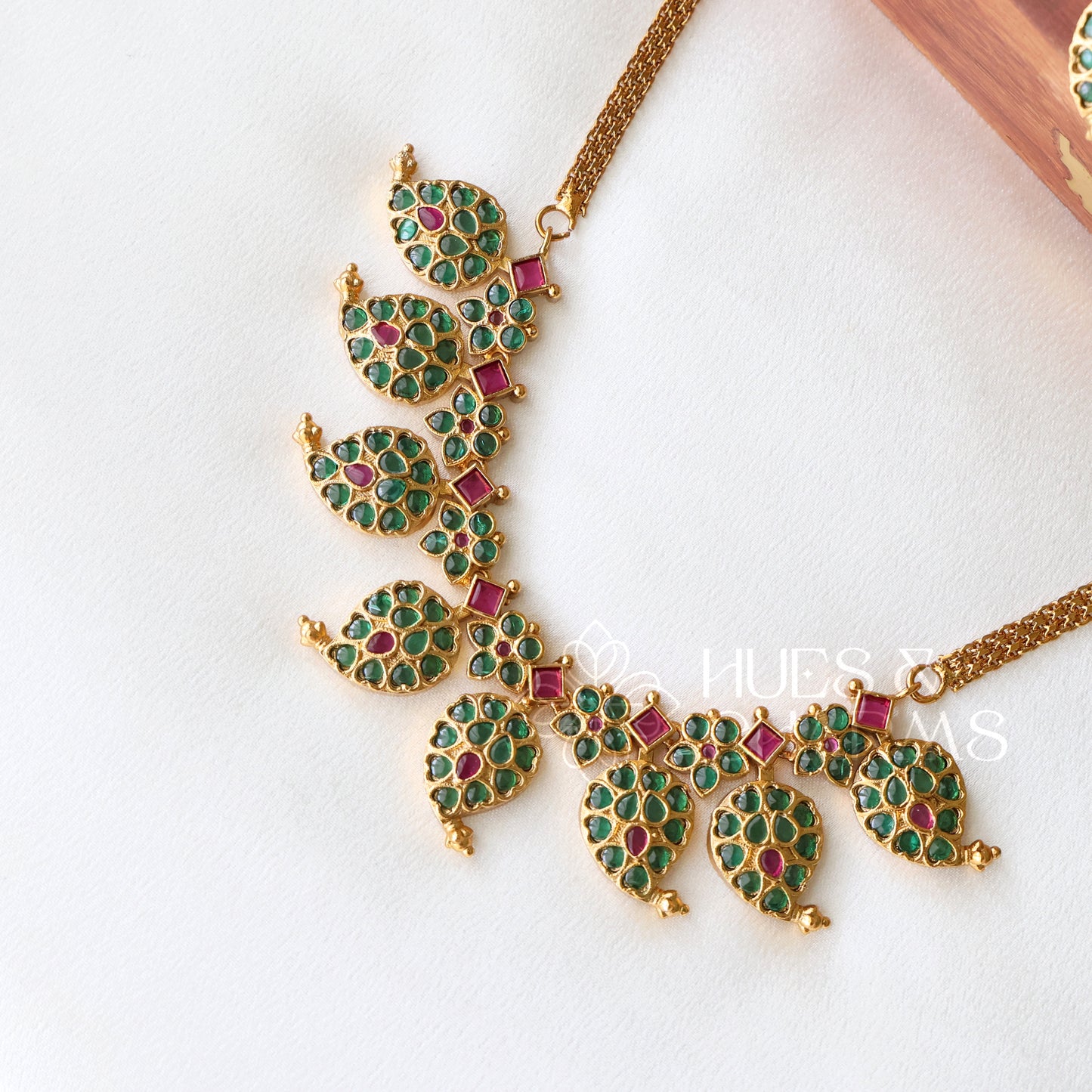 TRADITIONAL KEMP MANGO MOTIF NECKLACE SET | Premium jewellery